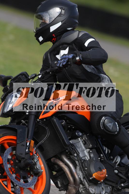 Archiv-2025/10 23.04.2025 Cornu Master School ADR/gruen-vert/1